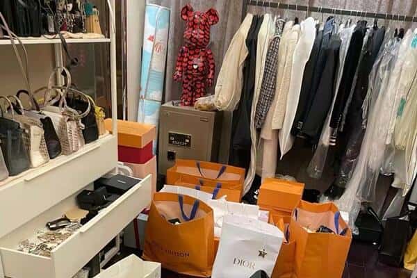 绵阳回收一线品牌衣服.jpg